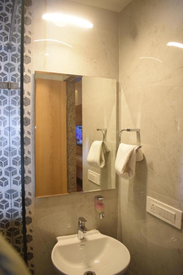 Hotel Mumbai House Express Udaipur Buitenkant foto
